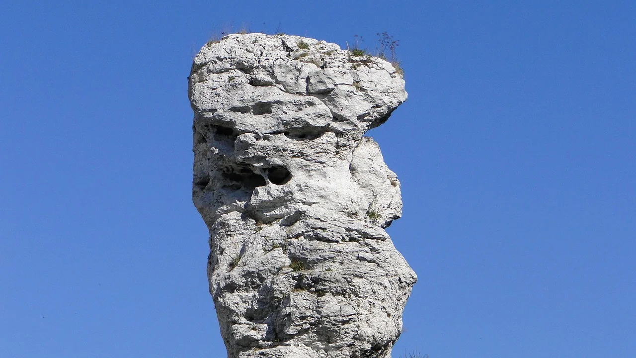 K044-02__ogrodzieniec_eksperymenty_02