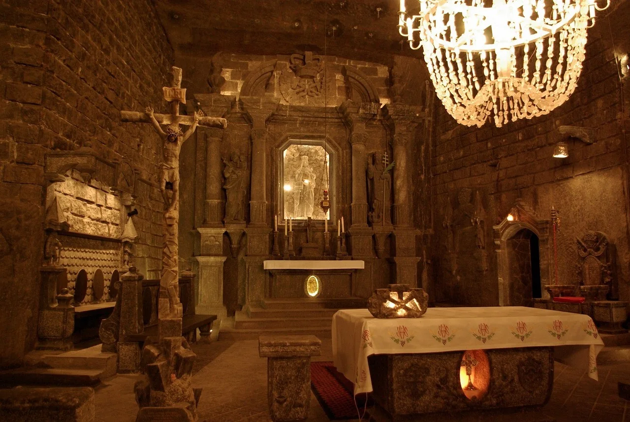 K068-01__wieliczka_kopalnia-soli_01