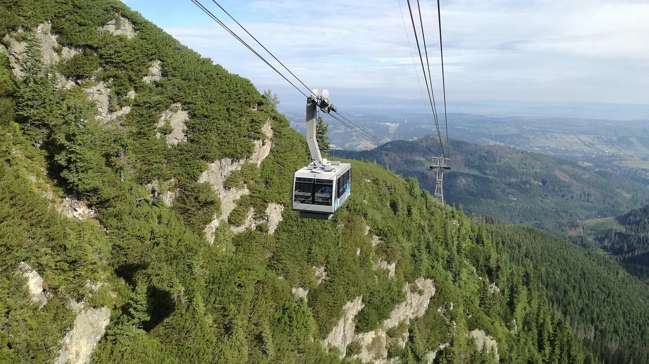 K074-05__zakopane_tatry-i-kolejka_02